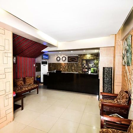 Casa Blanca Apartment Manila Exteriör bild