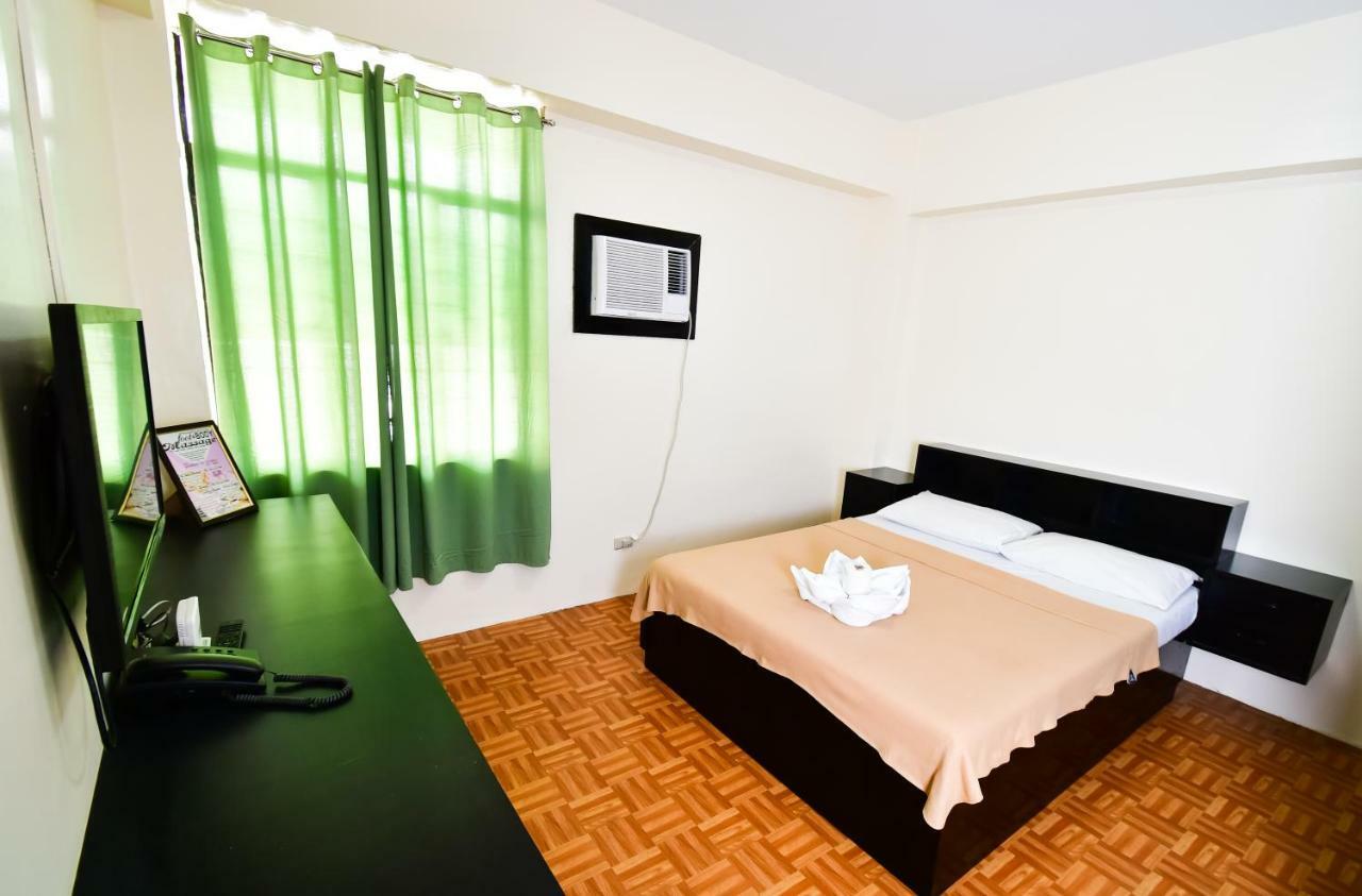 Casa Blanca Apartment Manila Exteriör bild