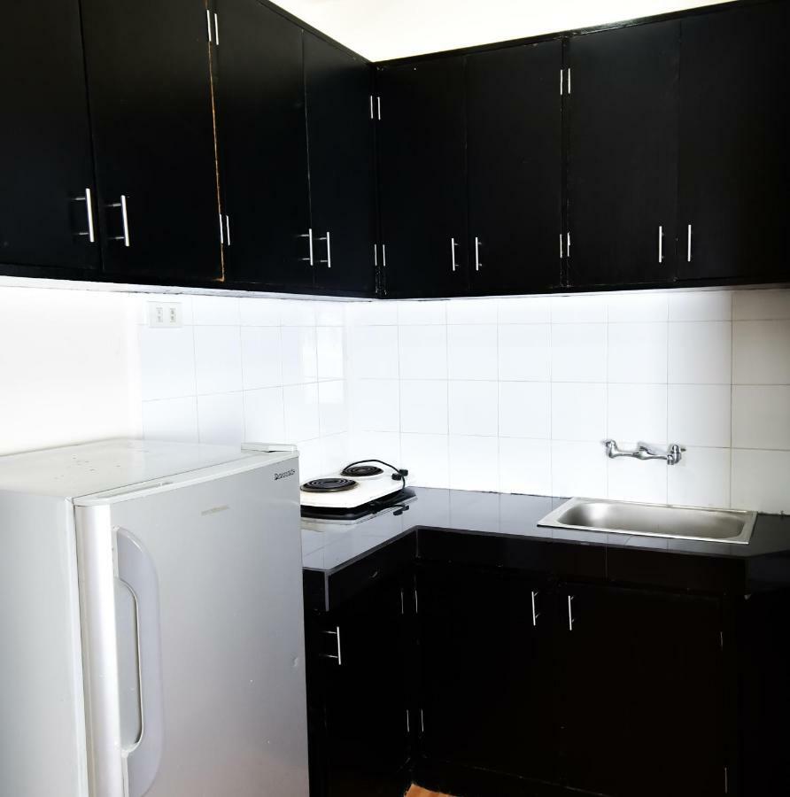 Casa Blanca Apartment Manila Exteriör bild