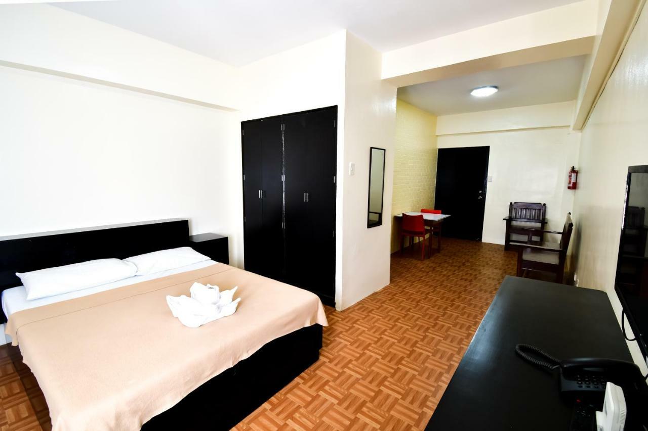 Casa Blanca Apartment Manila Exteriör bild
